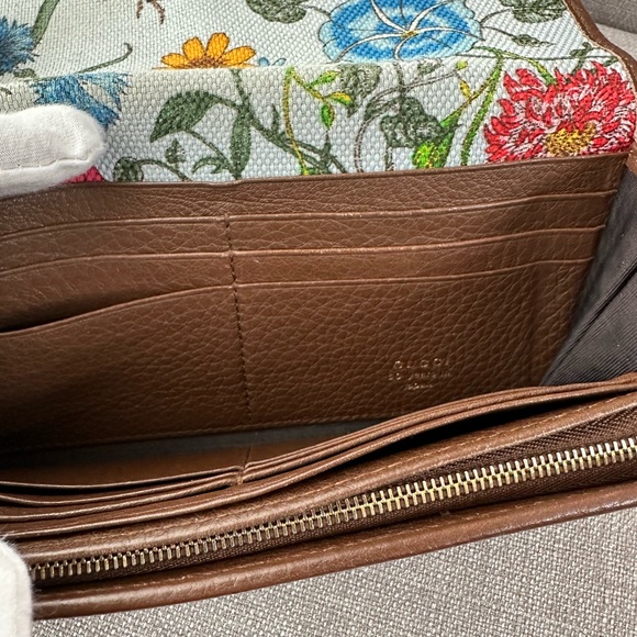 Beautiful Gucci wallet - Picture 2 of 16